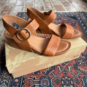 Sofft Vaya Tan Leather Sandals with Buckle